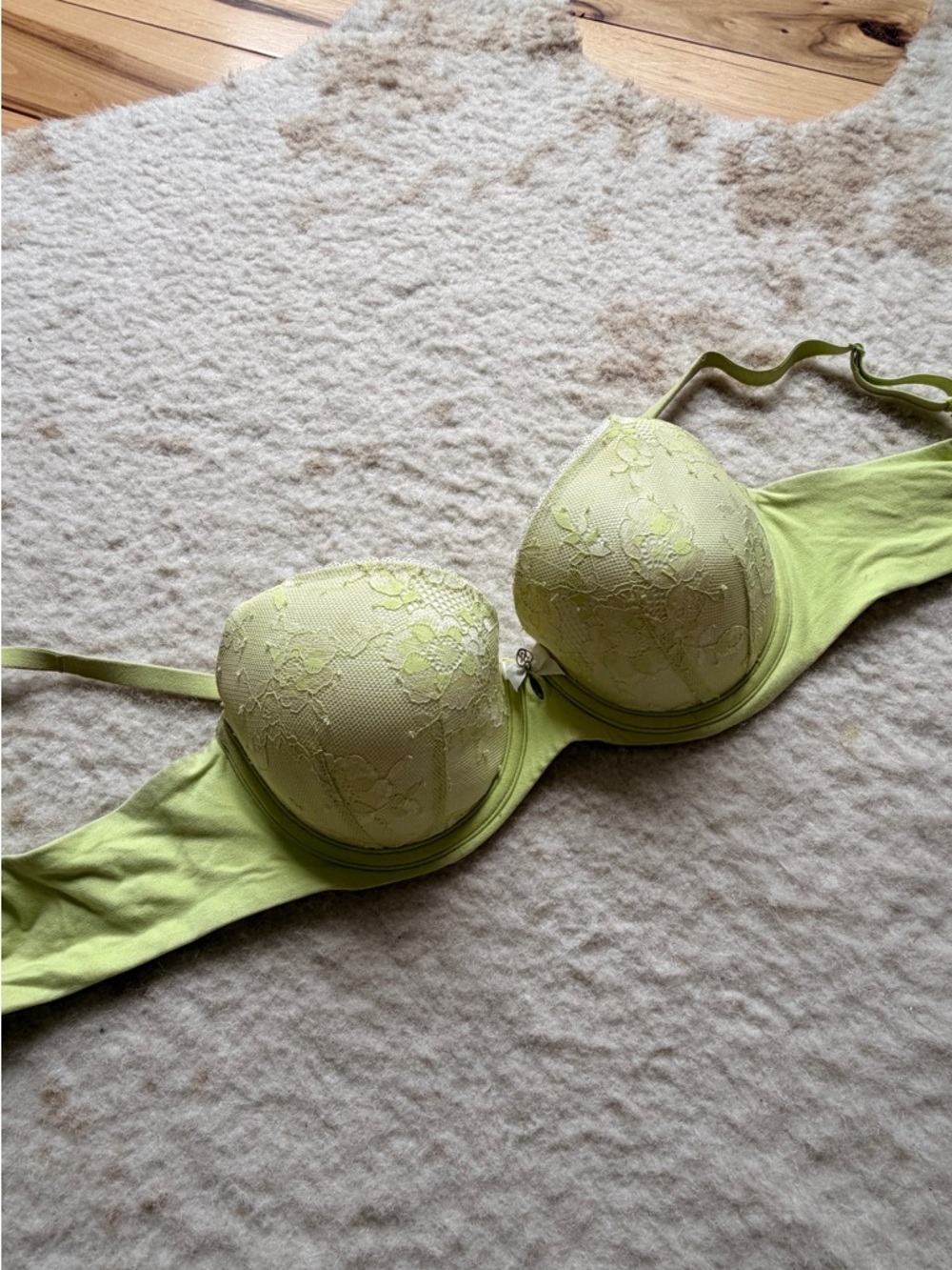 Victoria secret bra 34D
